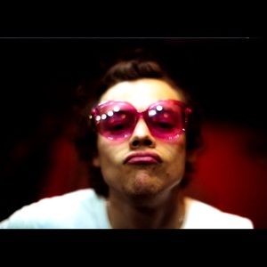 Meet your Posher, Crystal